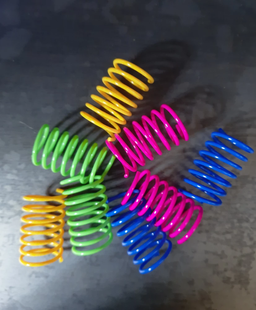 Быстрая доставка.Упаковано стандартно. Заказ был на 16 штук,получил 8 штук по цене 16 штук.НЕПРИЯТНО!!!Кошка заценила,но ОСАДОК остался.НЕ РЕКОМЕНДУЮ МАГАЗИН И ПРОДАВЦА!!!