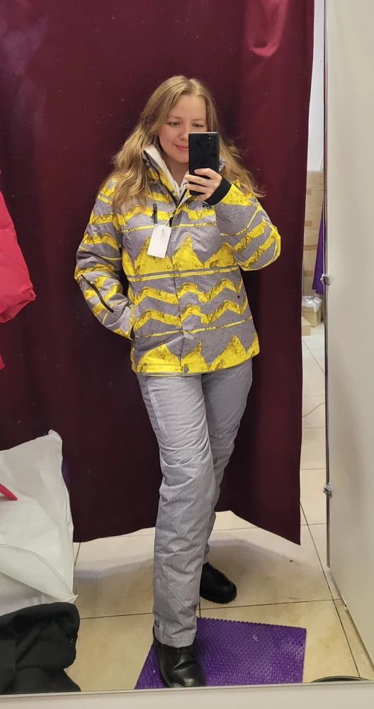 Классный костюм! Очень красивый и качественный.