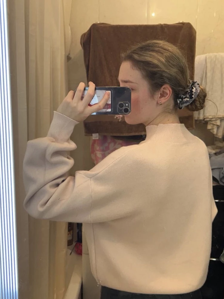 Ношу не снимая. Очень удобный, мягкий, идеальная длина (рост 163). После стирки не скатался.