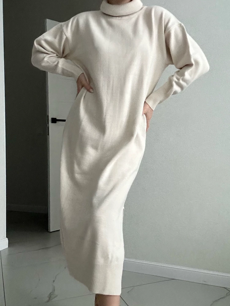 Платье хорошего качества, приятное к телу и максимально удобное. Размер идеально подошел😻