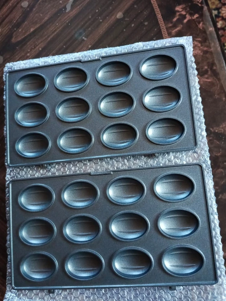 Добрый день. Скажите как мне приготовить орешки? Две одинаковые насадки. И с кем мне связаться чтобы исправить этот ньюанс?