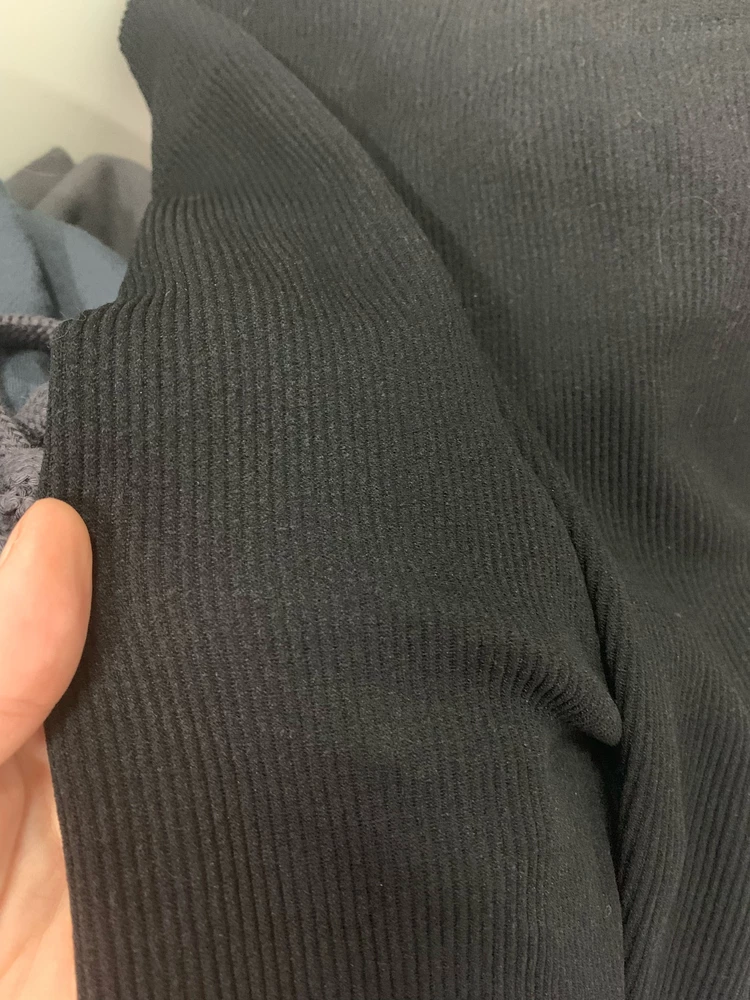 Все супер, отличные лосинки, как и хотела, но из отзывов я поняла, что внутри должен быть прям мех, а мне пришли с тонким утеплением. Попробую перезаказать, может придут все таки какие должны