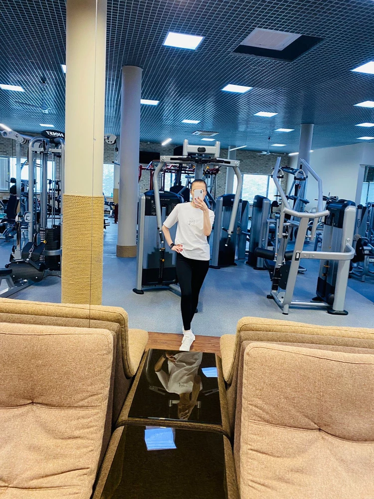 Лосины понравились, очень качественные, плотные и не просвечиваются. Хорошо утягивают в нужных местах, стройнят. Я очень довольна, рекомендую