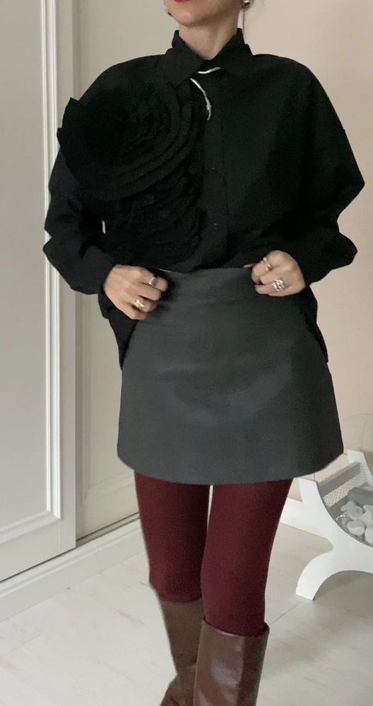 Очень классная рубашка: ткань приятная к телу, сшито всё хорошо .