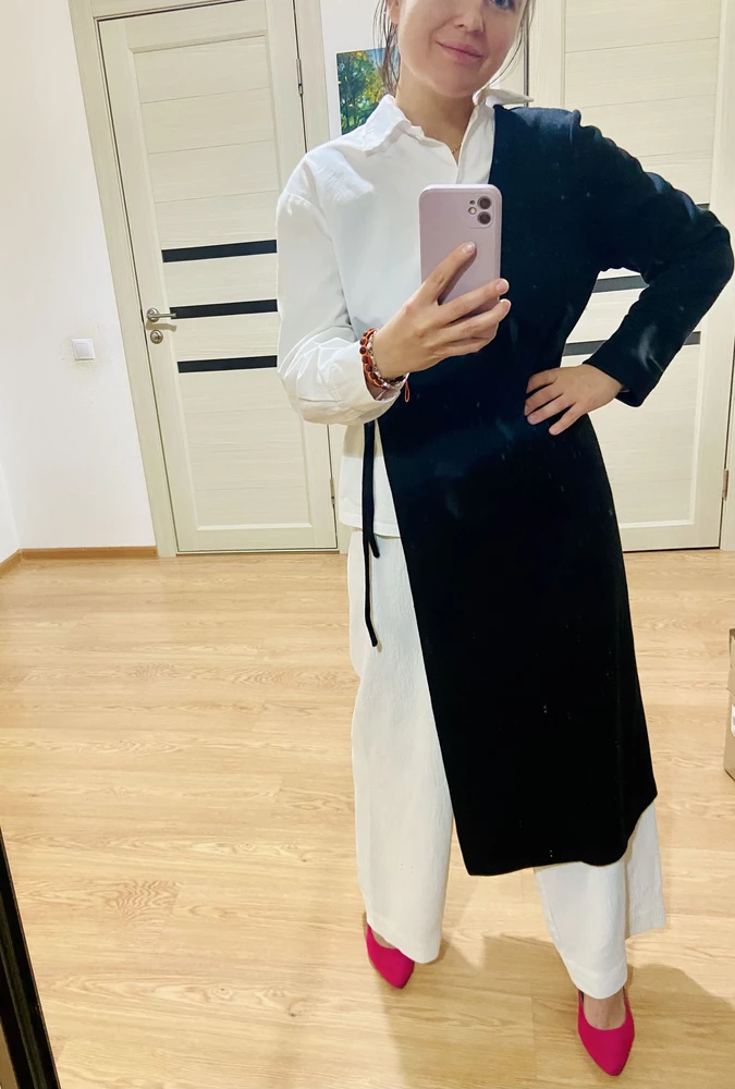 За идею лайк. За исполнение минус звезда. Ткань склонна к катышка. Оно уже частично негладкое, есть потертости будто бы. Также я бы предложила сделать завязки длиннее, чтобы можно было обмотать вокруг талии и добавить силуэт этом платью. Мне не понравилось за такую цену это изделие. За 3.000р купила бы.