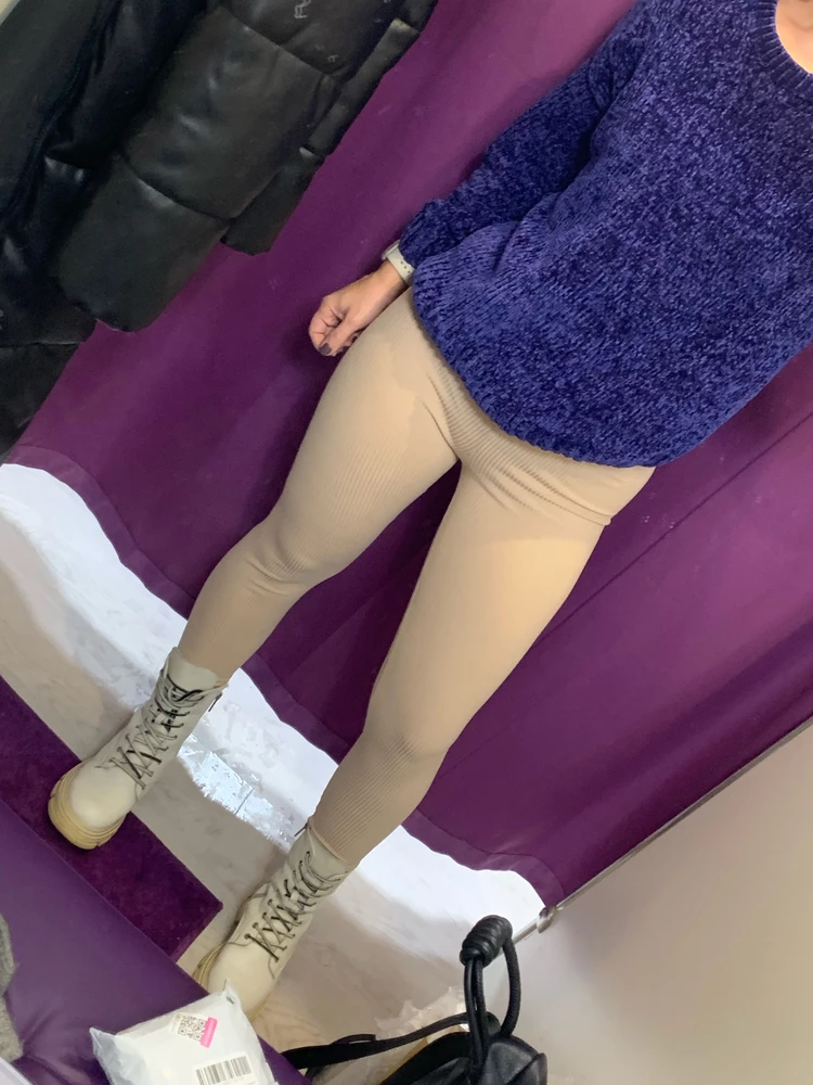 Вполне нормальные леггинсы, рассчитывала, что будут чуть плотнее, ну да ладно