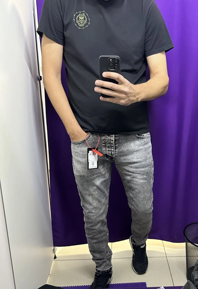 Отличные джинсы сидят четко размер в размер