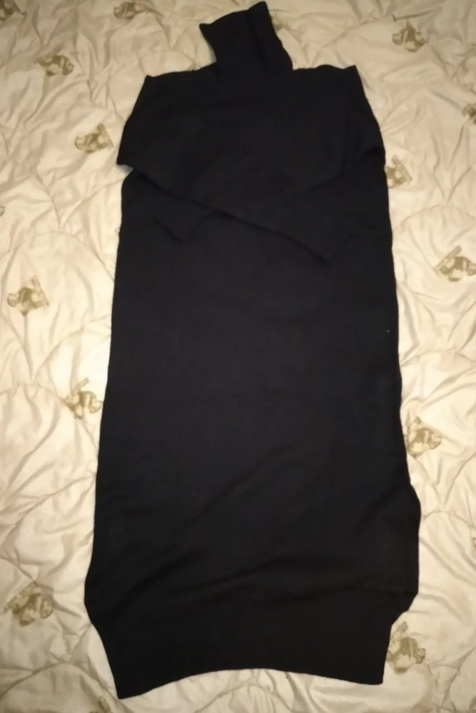 Шикарное платье, материал качественный, приятен к коже. Размер подобран идеально, недостатков не заметила