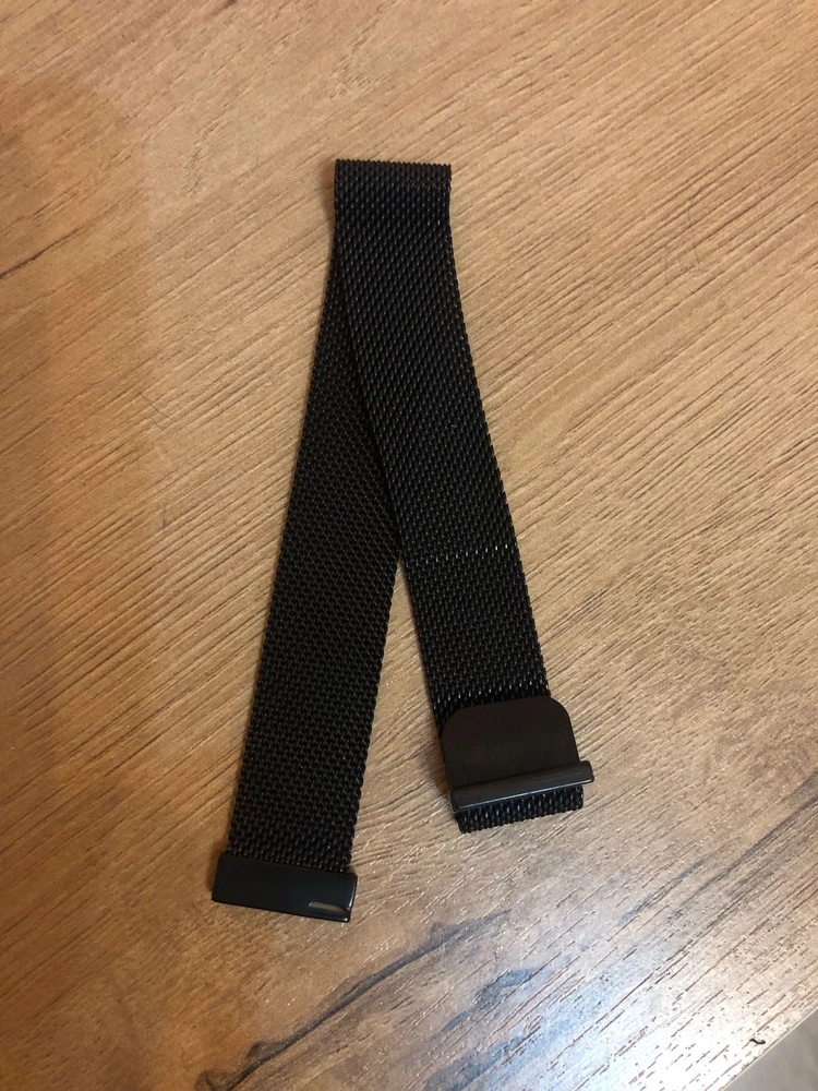 Не соответсвует описанию
Полностью узний
А не как показано на фото только у мест крепления