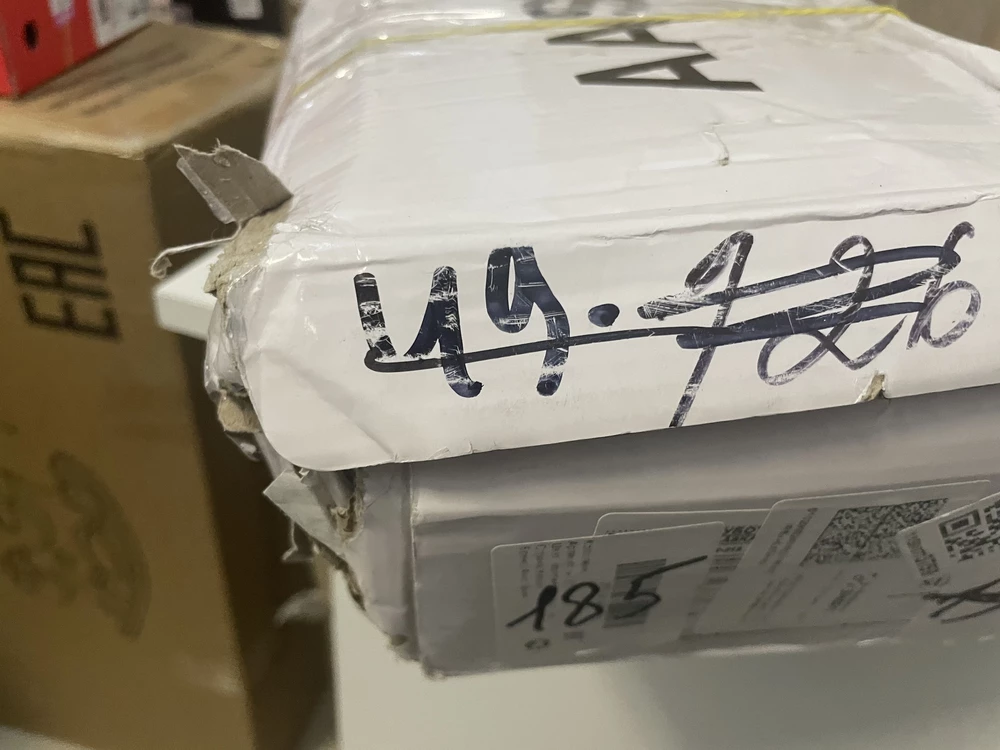 Не подошли по размеру , велики оказались , отказалась , но сделаны хорошо , нет претензий к качеству , но коробка , это что то , открыла , она развалилась , держалась на резинке , очень непонятно как так можно отправлять ? За это сняла звезду , неприятно очень .