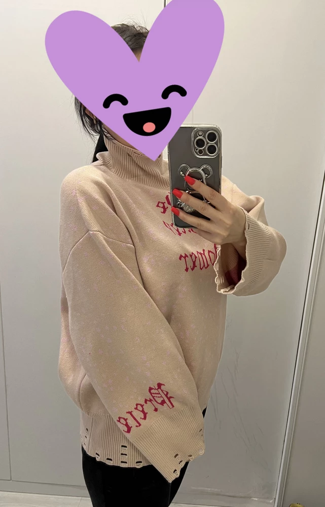 Идеально !Качества просто отличное!Выглядит очень красиво,швы все ровные ,все прошито .Выбирала давно рваный свитер но чтоб он выглядит аккуратно ,это именно тот вариант .Размер сел превосходно .