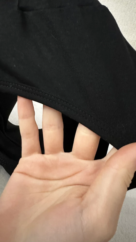 Очень понравились трусики!
Высокая посадка, животик спрятан, бедро отрыто, ноги длиннее, попа в них 💣 Очень стильно и сексуально сидят. Рекомендую! Приобретала, как одни из самых фотогеничных теперь планирую расширить свой гардероб другими расцветками.
Материал отличный! Очень удобные, кожа дышит :)