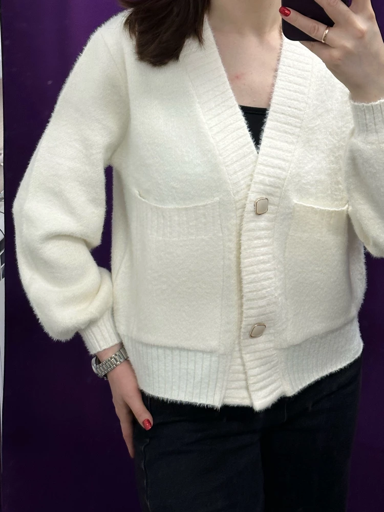 Отличный кардиган, мягкий, приятный к телу!!!) но фасон не мой, возврат