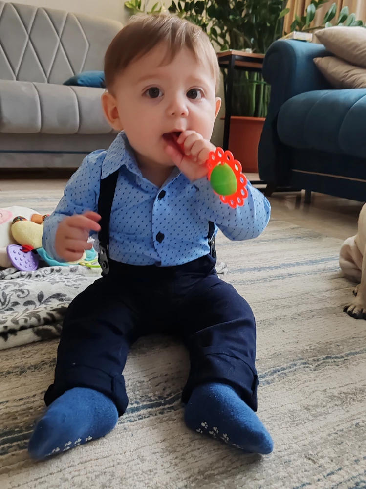 Отличный, нарядный комплект.сшит хорошо