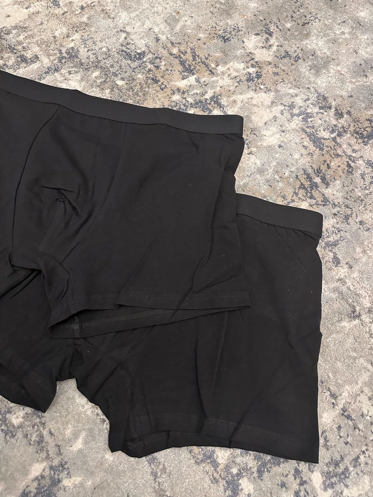 Удивлена , уже на стадии упаковки, качество 👍🏻 все швы ровные, мягкие на ощуп, хэбэшечка. Описанию соответствуют, 10 из 10.