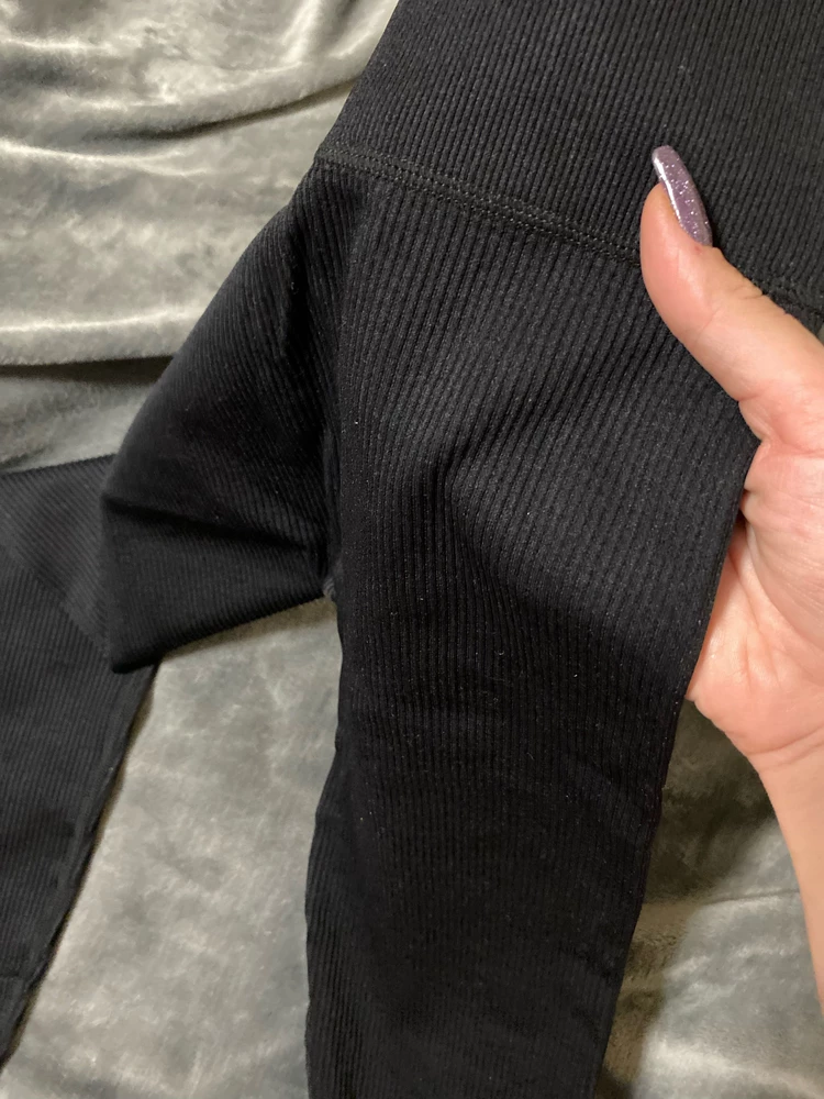 Лосины супер, удобные, в меру утягивают. Качество огонь, все прошито отлично, нитки не торчат, рекомендую!