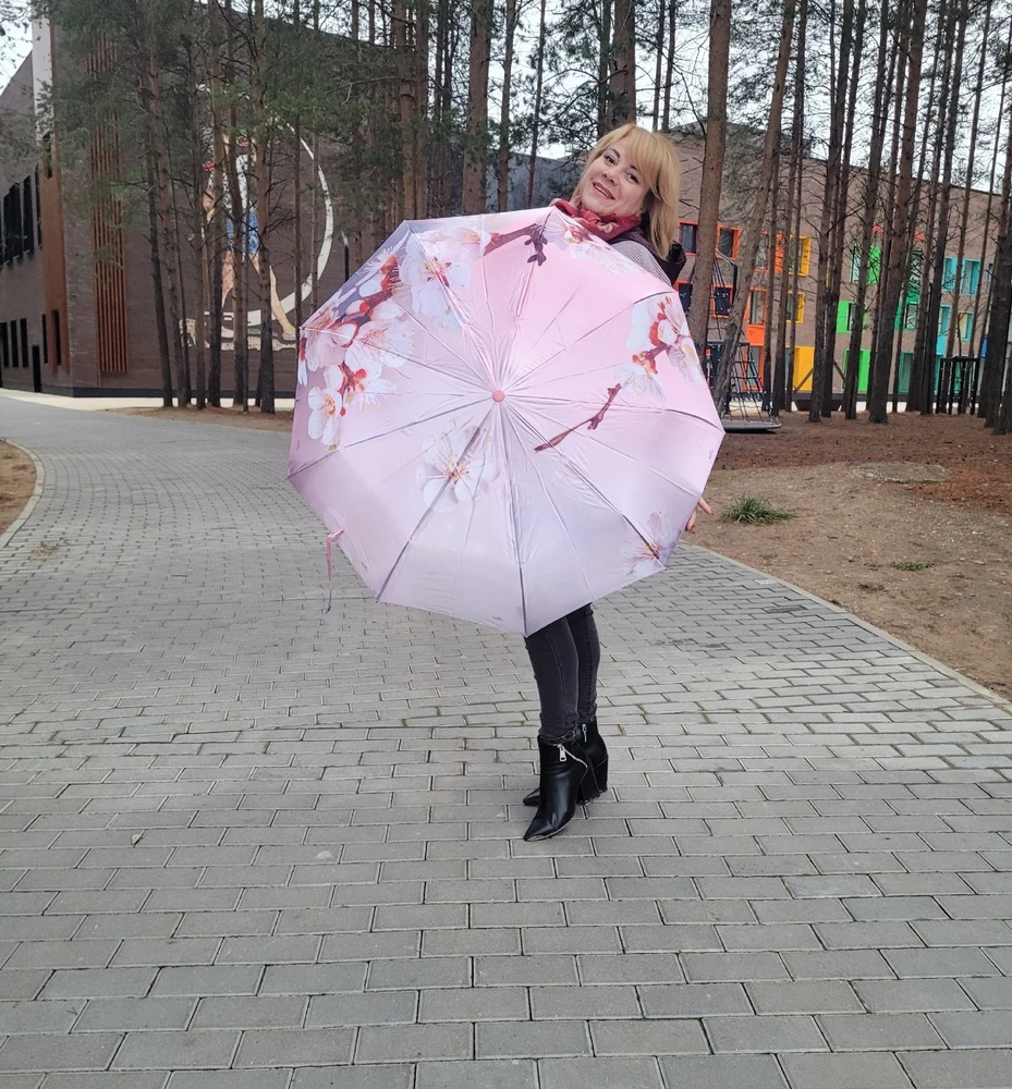 Зонт нереально красивый!