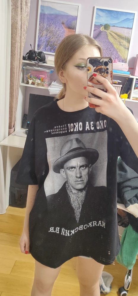 я влюбилась в эту футболку 🥰
качество супер, ткань приятная, принт хороший