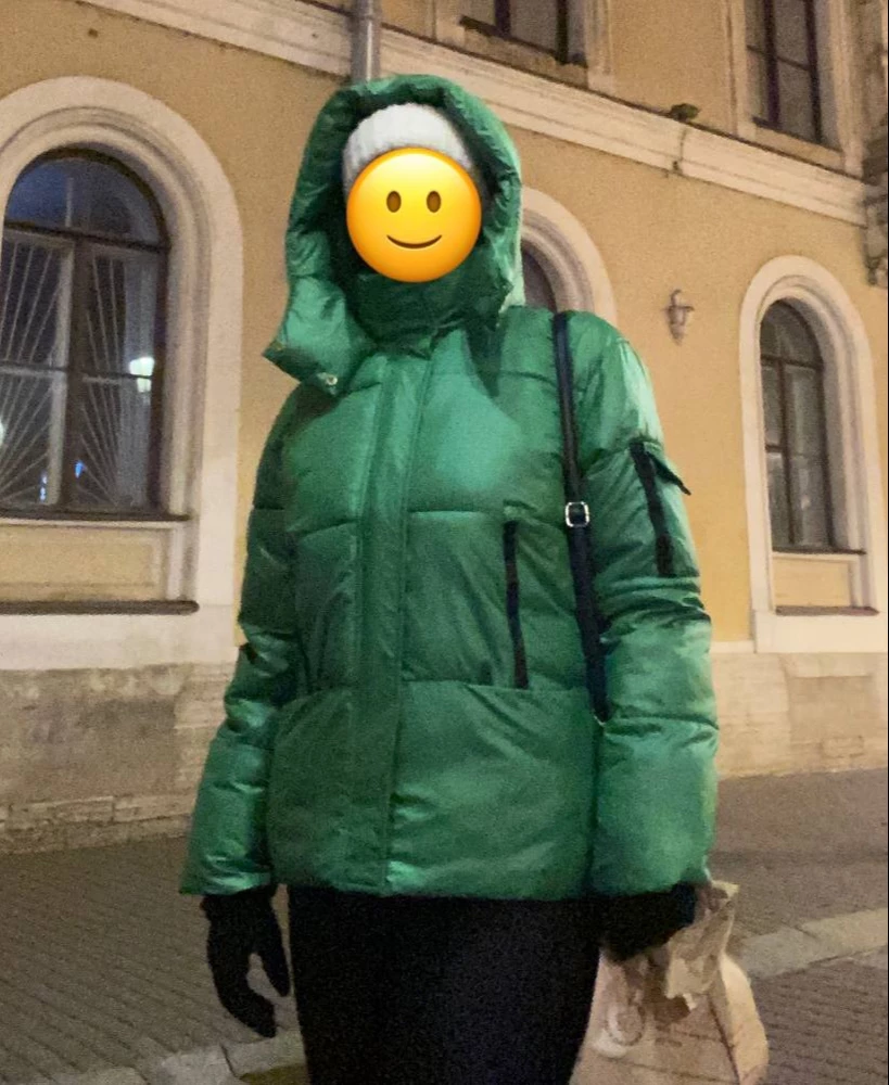 Очень красивый и тёплый пуховик. Даже в сильные морозы на ветру не замерзла!