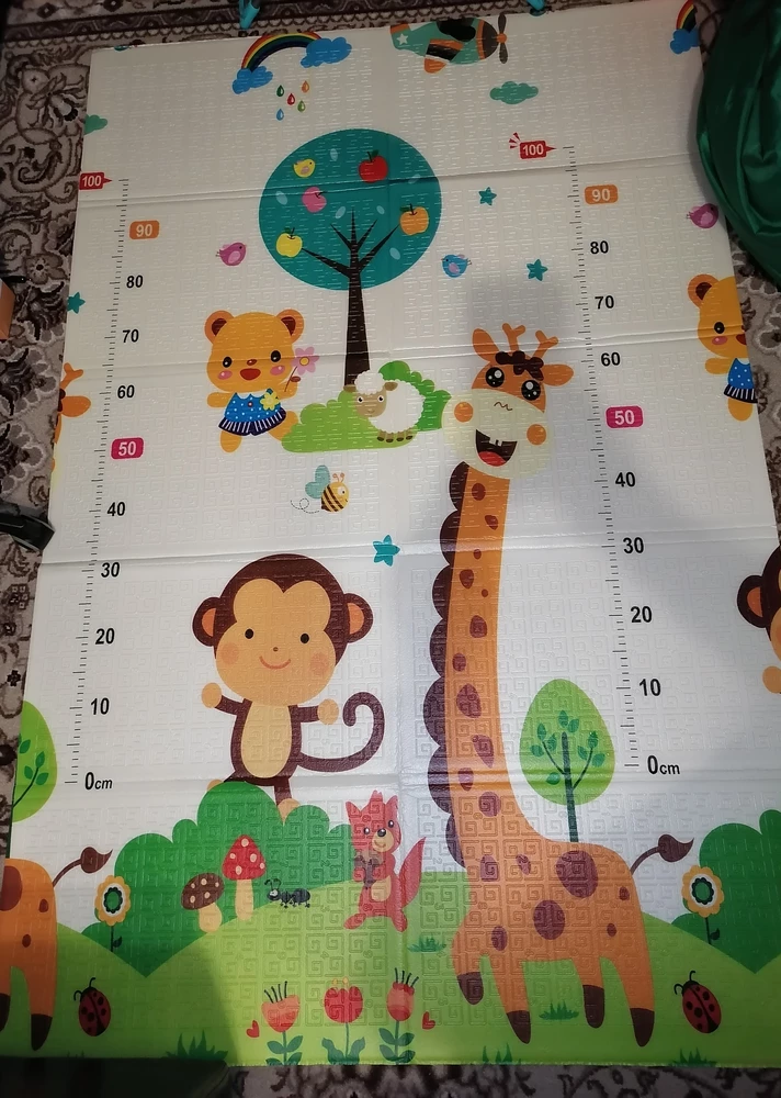 Как и в других отзывах, прислали не ту расцветку. А так по качеству вроде нормальный.