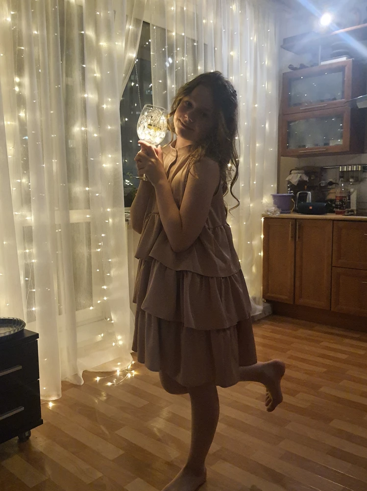 Красивое платье, дочка рад