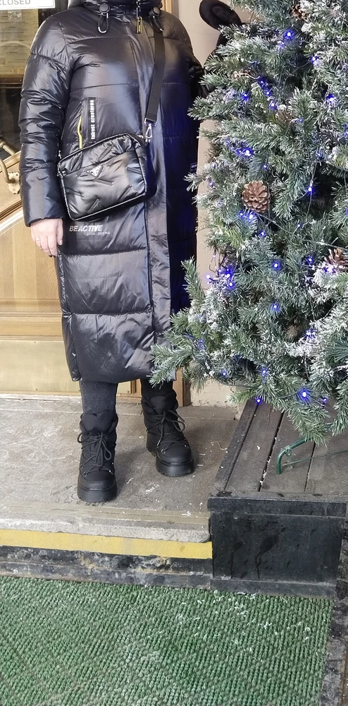 Классное пальто, красивее чем на фото, новогодние каникулы в Питере в -20 прошли в нем на ура! Ни грамма не замёрзла, удобный капюшон, глубокие карманы, просто супер👍 Огромное спасибо 🔥