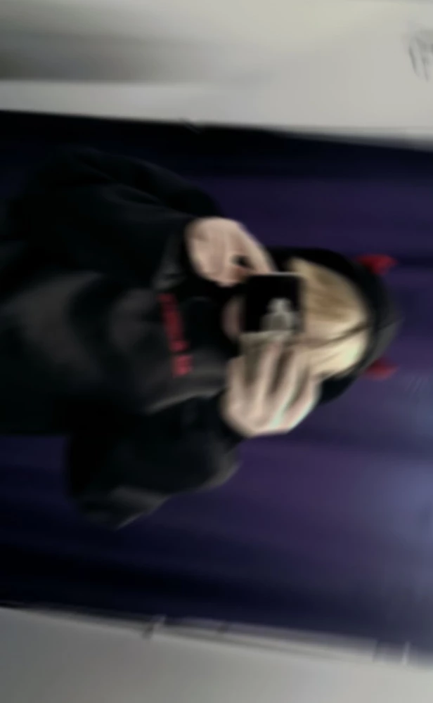 Вроде хорошее ткань приятная но крылья не много не ровные